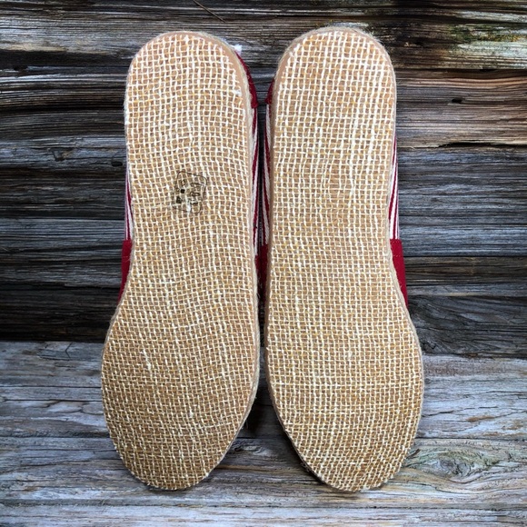 NWT Toms Unisex Red Stripped Loafer Slip Boat Shoe - Picture 5 of 7